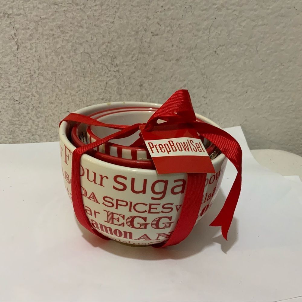 Holiday nesting bowls Time 3 Pieces Prep Bowl Set with Red and White Decals